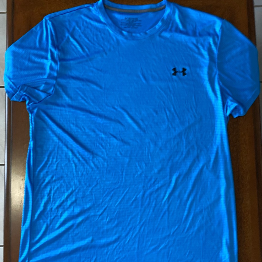 Under armour light weight Men’s Top Short Sleeve 2xl/2tg/2eg outdoor men’s